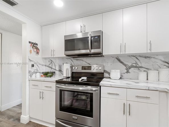 9441 SW 4th St 204, Miami FL 33174
