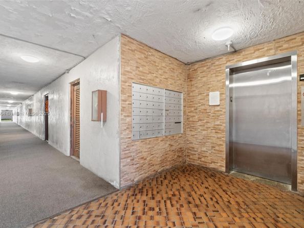 9441 SW 4th St 204, Miami FL 33174
