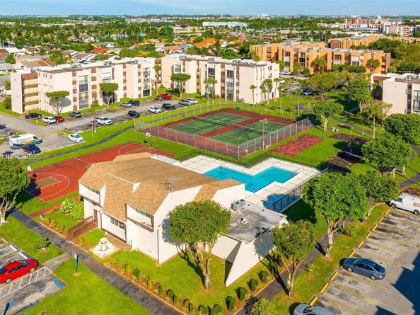 9441 SW 4th St 204, Miami FL 33174