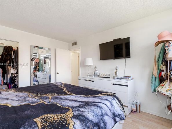 9441 SW 4th St 204, Miami FL 33174