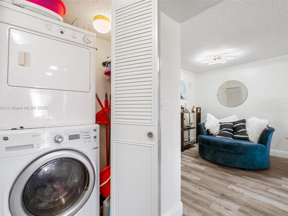 9441 SW 4th St 204, Miami FL 33174
