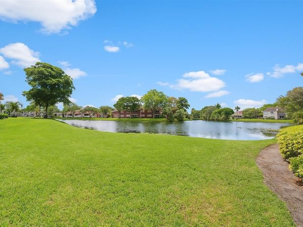 2850 Forest Hills Blvd 204, Coral Springs FL 33065