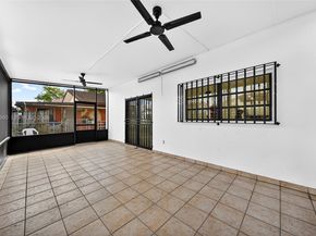 1285 W 42nd Pl, Hialeah FL 33012