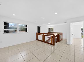 1285 W 42nd Pl, Hialeah FL 33012
