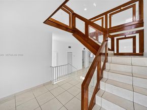 1285 W 42nd Pl, Hialeah FL 33012