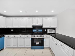 1285 W 42nd Pl, Hialeah FL 33012
