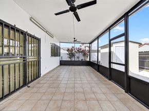 1285 W 42nd Pl, Hialeah FL 33012