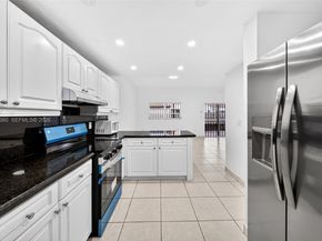 1285 W 42nd Pl, Hialeah FL 33012