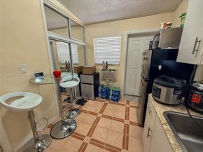 9971 SW 41st Ter, Miami FL 33165