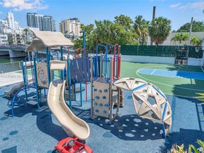 4101 Pine Tree Dr 707, Miami Beach FL 33140