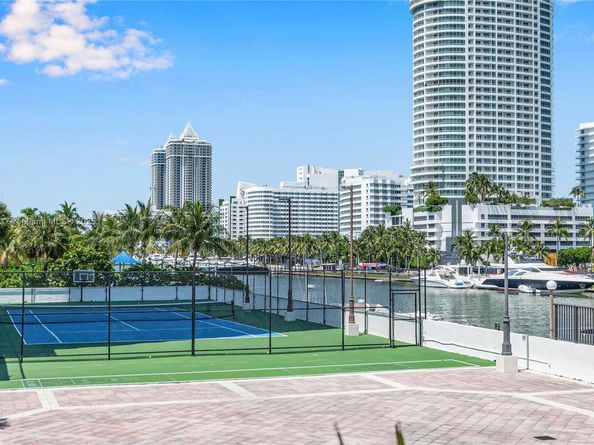 4101 Pine Tree Dr 707, Miami Beach FL 33140