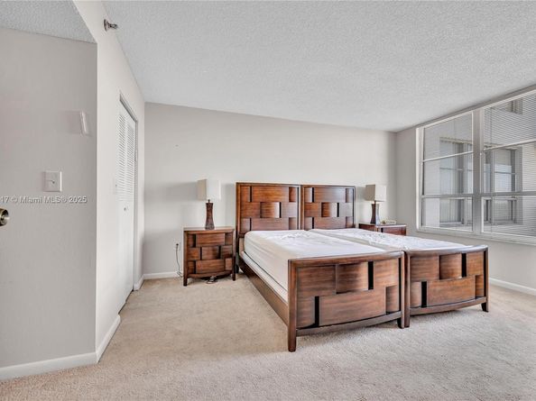 4101 Pine Tree Dr 707, Miami Beach FL 33140