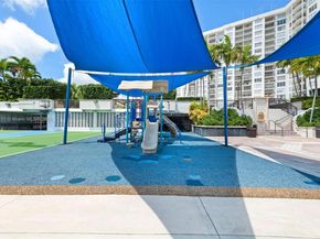 4101 Pine Tree Dr 707, Miami Beach FL 33140