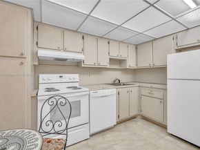 4101 Pine Tree Dr 707, Miami Beach FL 33140