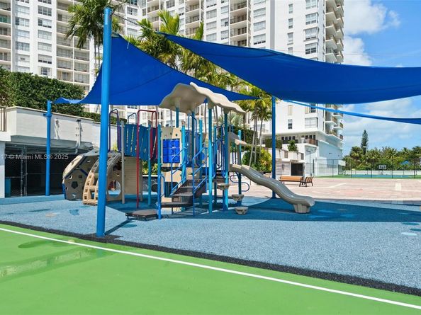 4101 Pine Tree Dr 707, Miami Beach FL 33140