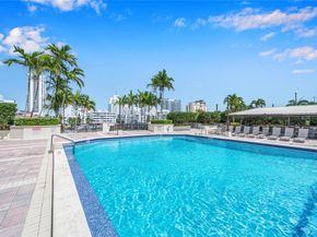 4101 Pine Tree Dr 707, Miami Beach FL 33140