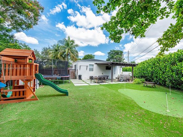 6711 N Waterway Dr, Miami FL 33155