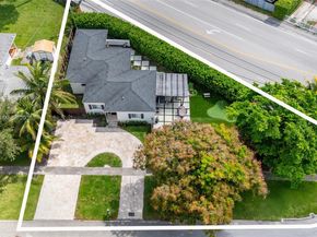 6711 N Waterway Dr, Miami FL 33155