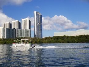 400 SE Kings Point Dr 82223, Sunny Isles Beach FL 33160