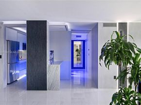 400 SE Kings Point Dr 82223, Sunny Isles Beach FL 33160
