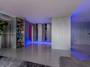400 SE Kings Point Dr 82223, Sunny Isles Beach FL 33160