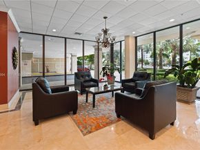 400 SE Kings Point Dr 82223, Sunny Isles Beach FL 33160