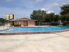 300 NE 191st St 212, Miami FL 33179