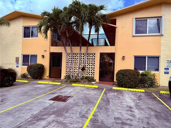 1733 Mayo St 6, Hollywood FL 33020