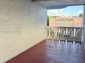 4140 NW 44th Ave 413, Lauderdale Lakes FL 33319