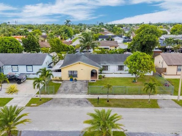 26023 SW 133rd Pl, Homestead FL 33032