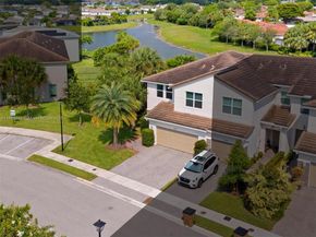 4317 Lago Dr, Deerfield Beach FL 33064