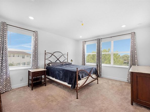 4317 Lago Dr, Deerfield Beach FL 33064