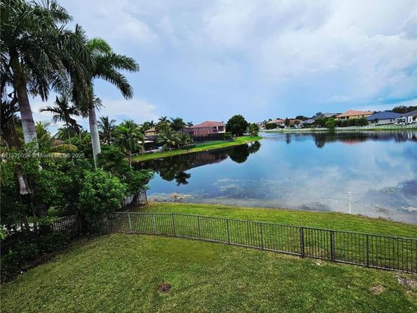 18940 SW 31st Ct, Miramar FL 33029