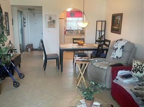 8300 Sunrise Lakes Blvd 206, Sunrise FL 33322