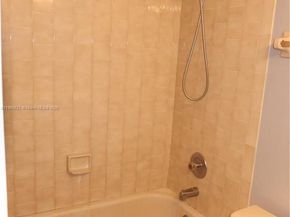 12059 SW 10th St 201, Miami FL 33184