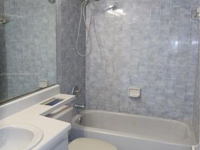 12059 SW 10th St 201, Miami FL 33184