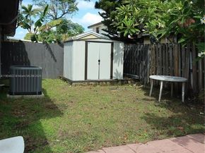 12059 SW 10th St 201, Miami FL 33184