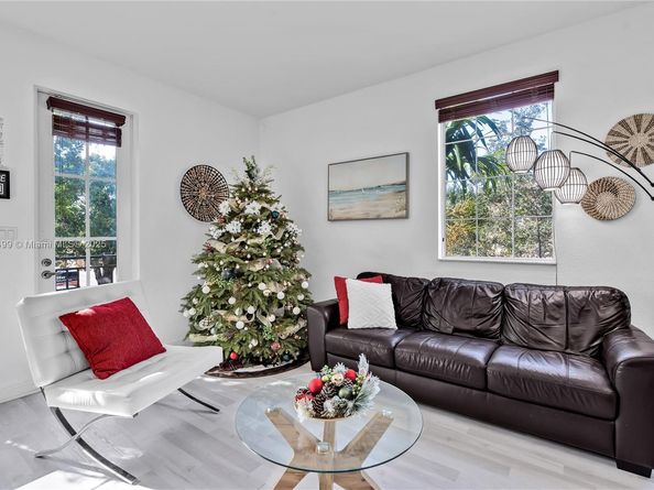 14749 SW 9th St 3110, Pembroke Pines FL 33027