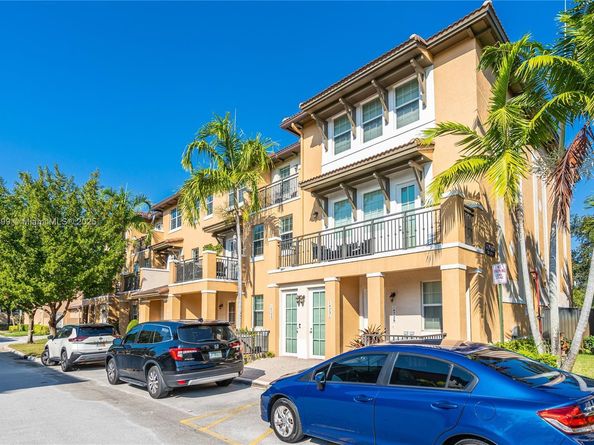 14749 SW 9th St 3110, Pembroke Pines FL 33027