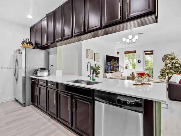 14749 SW 9th St 3110, Pembroke Pines FL 33027