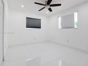 7460 NW 1st Ct, Pembroke Pines FL 33024