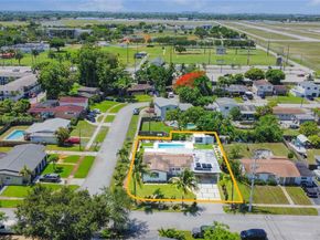 7460 NW 1st Ct, Pembroke Pines FL 33024