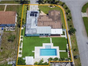 7460 NW 1st Ct, Pembroke Pines FL 33024