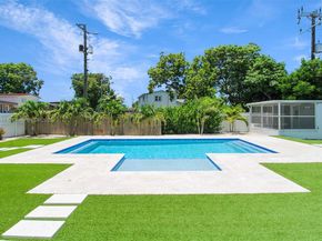 7460 NW 1st Ct, Pembroke Pines FL 33024