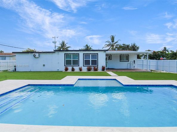 7460 NW 1st Ct, Pembroke Pines FL 33024