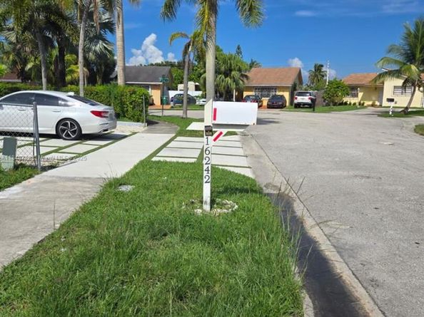 16242 SW 304th Ter, Homestead FL 33033