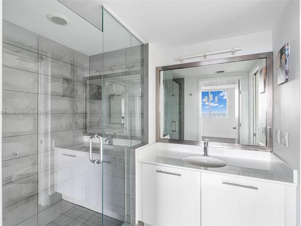 92 SW 3rd St 4109, Miami FL 33130