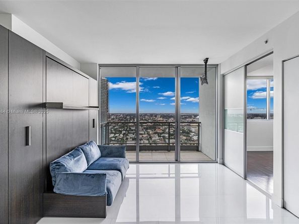 92 SW 3rd St 4109, Miami FL 33130