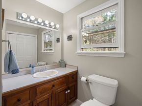 77 Thomas St, Middleboro MA 02346