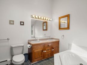 77 Thomas St, Middleboro MA 02346